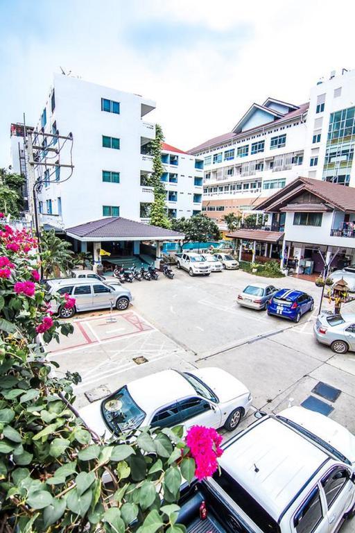 Sutus Court 3 Hotel Pattaya Luaran gambar