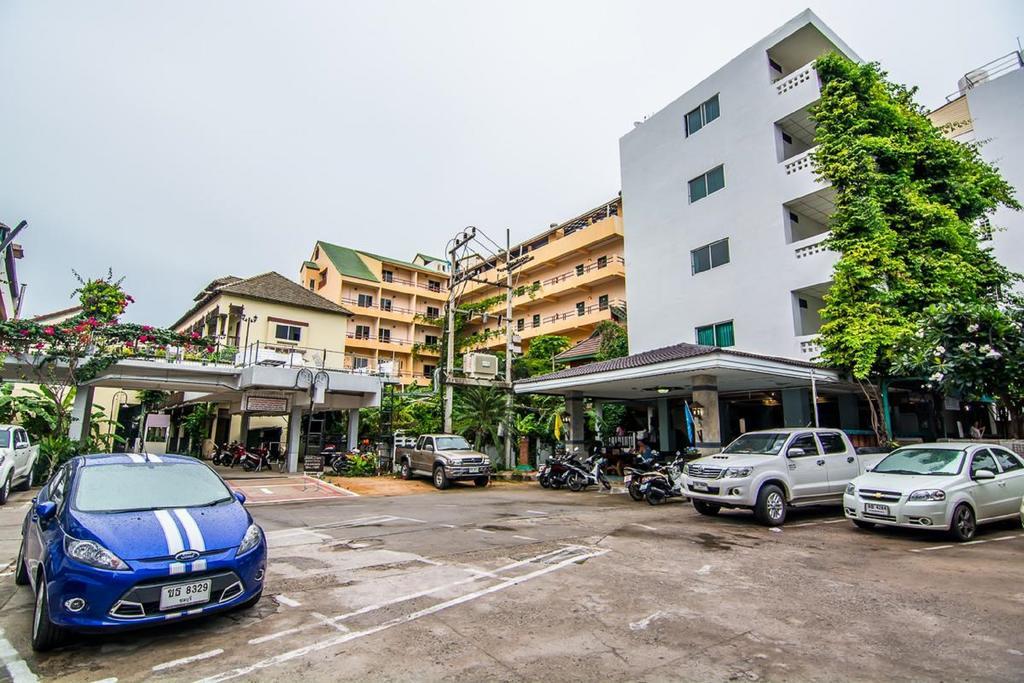 Sutus Court 3 Hotel Pattaya Luaran gambar