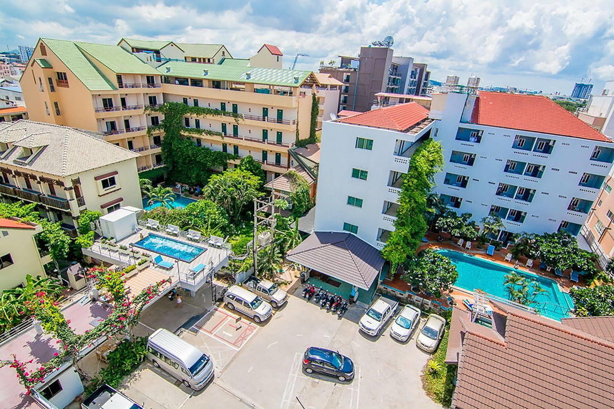 Sutus Court 3 Hotel Pattaya Luaran gambar